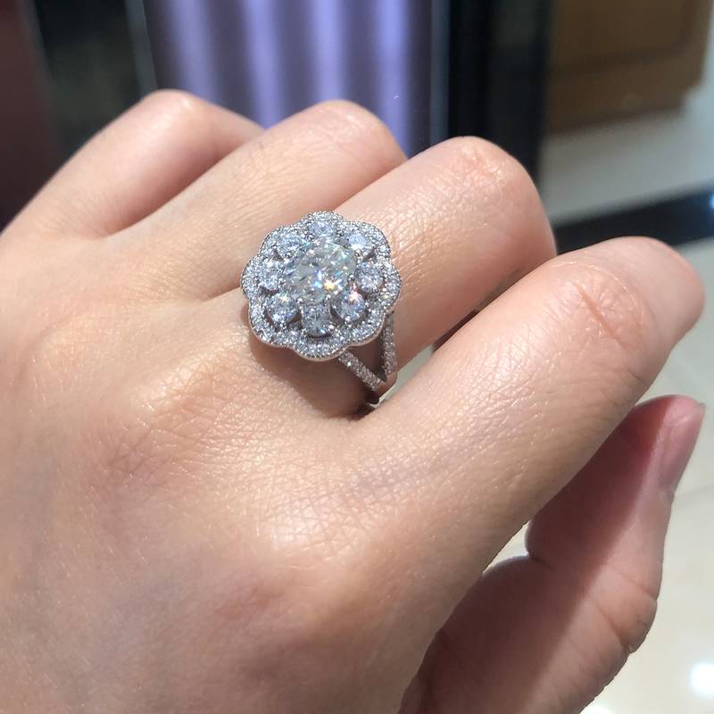 满钻围镶蛋形S925银镀白金Women's Ring定制选款主石Moissanite1.5ct/副石高碳钻